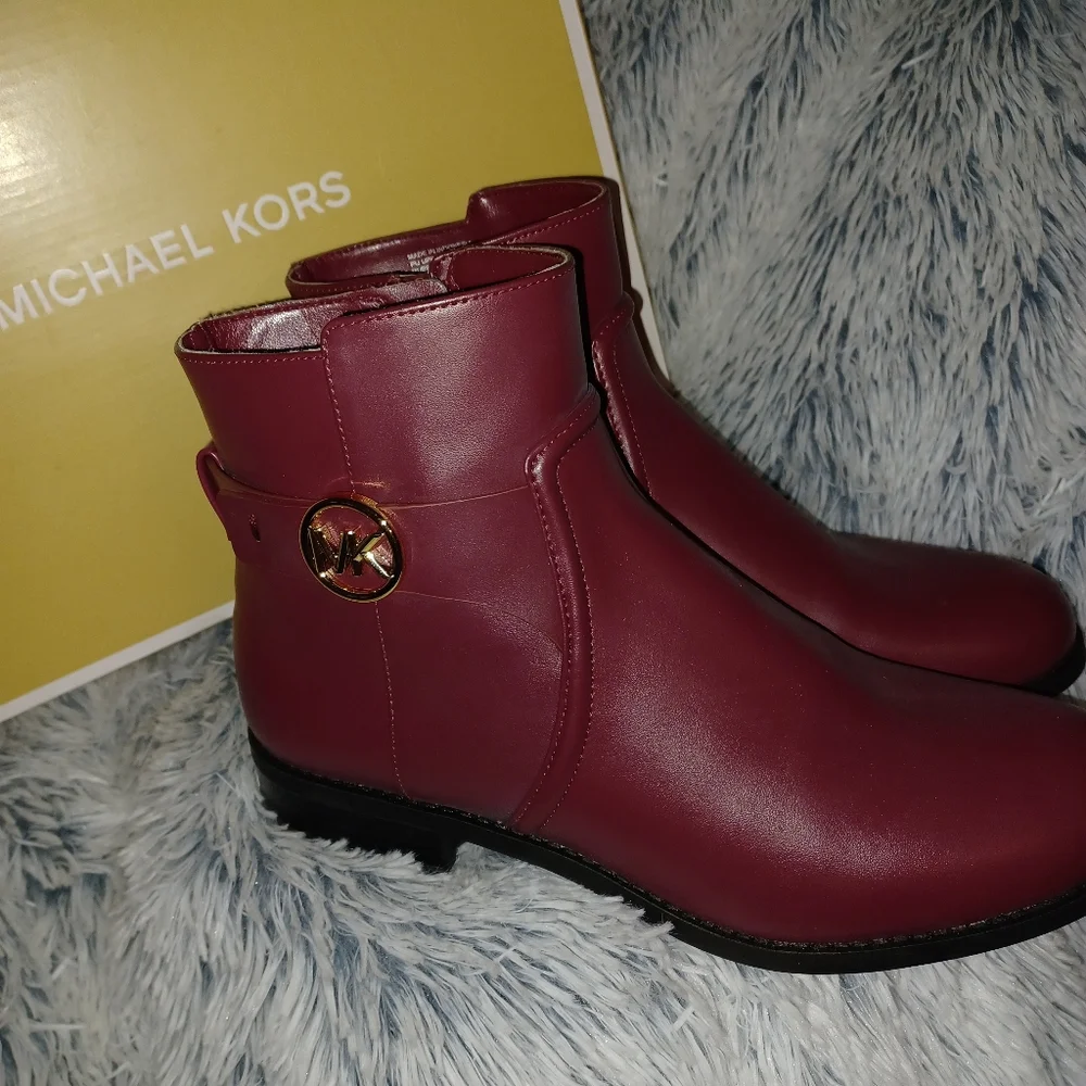 Michael Kors Women's Mulberry Carmen Flat  Ankle Boots - Picture 4 of 9